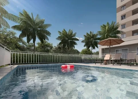 Piscina com deck e quiosque